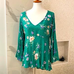 Rachel Zoe - 3/4 Length Lightweight Belled-Sleeve Green Floral Hi-Lo Top, EUC L
